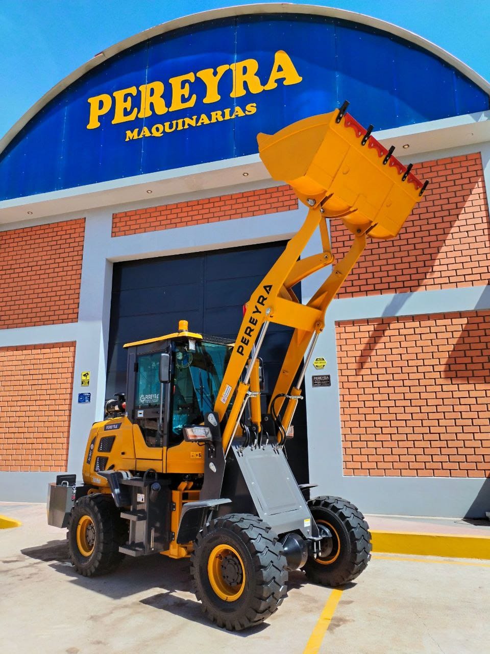 CARGADOR FRONTAL DE 1.5 TON